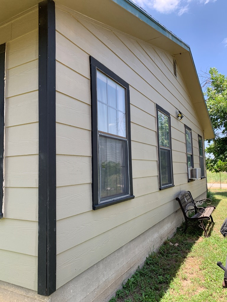 904 Carey Avenue Brady TX 76825