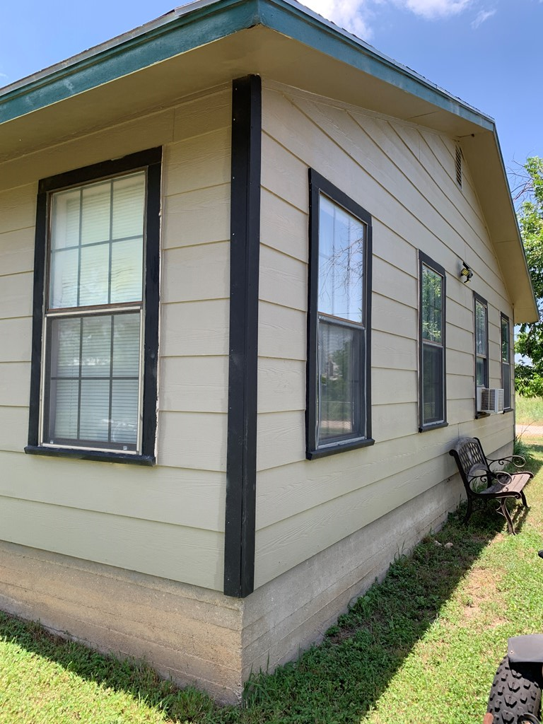 904 Carey Avenue Brady TX 76825