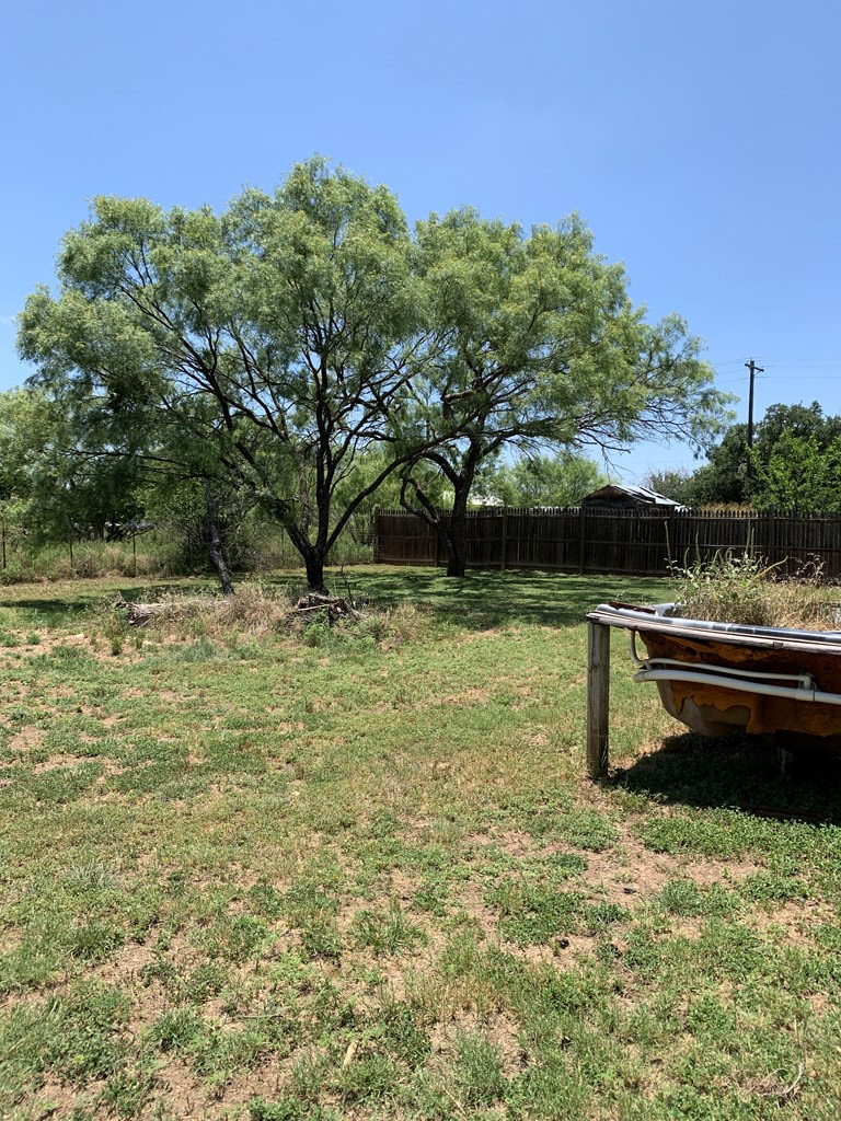 904 Carey Avenue Brady TX 76825