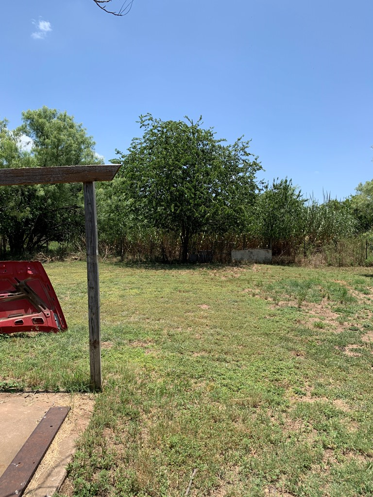 904 Carey Avenue Brady TX 76825