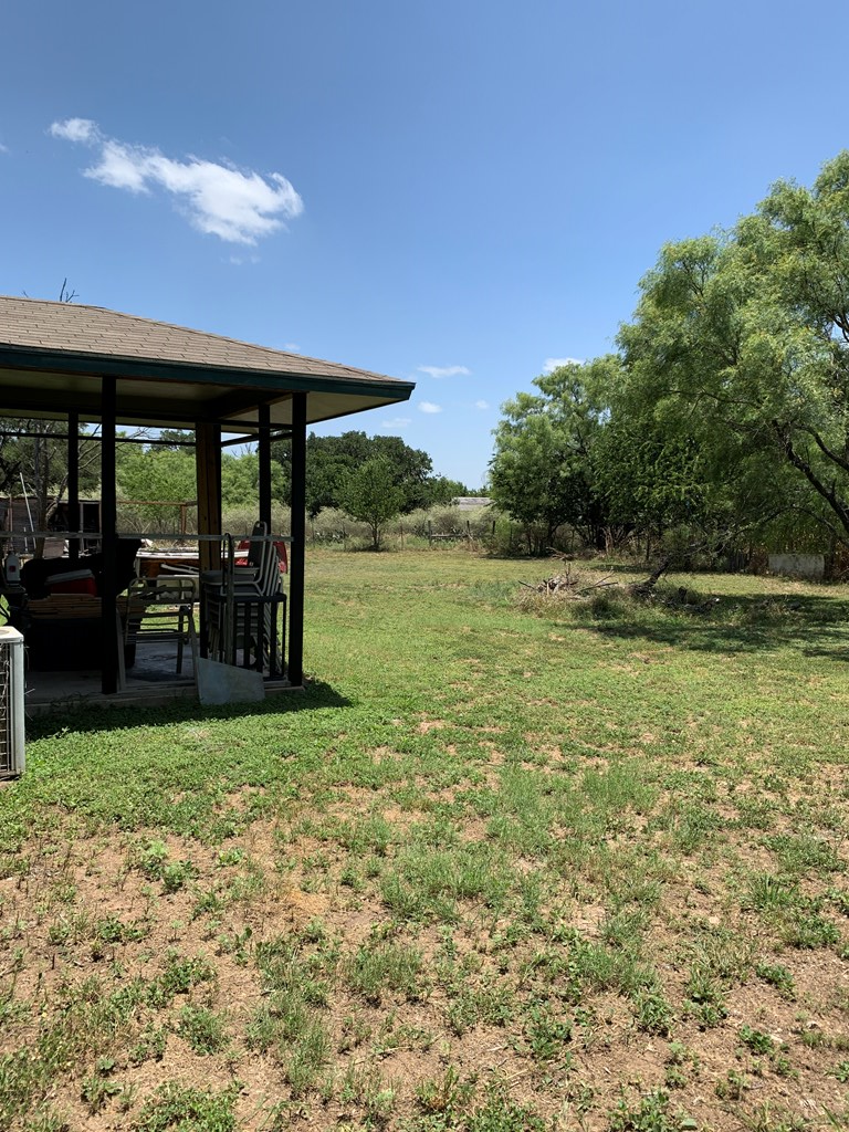 904 Carey Avenue Brady TX 76825
