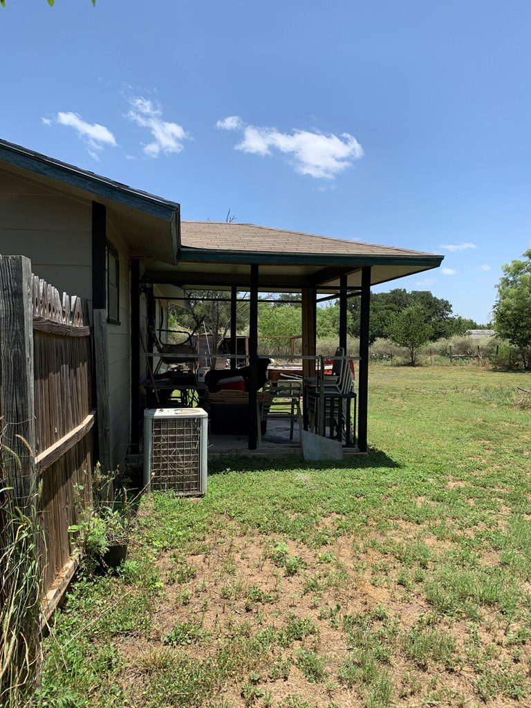 904 Carey Avenue Brady TX 76825