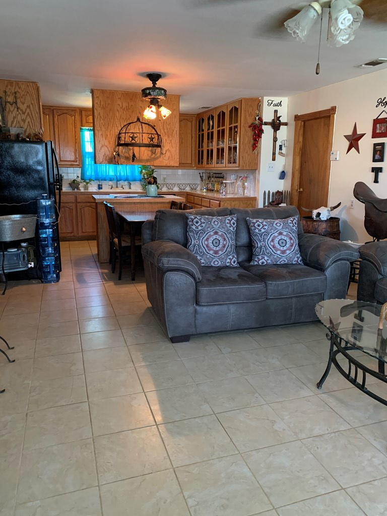 904 Carey Avenue Brady TX 76825