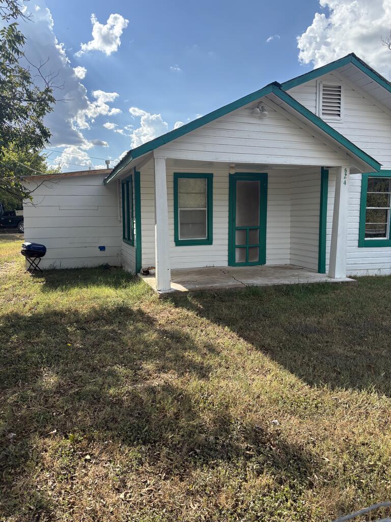 624 N Spring Street Mason TX 76856