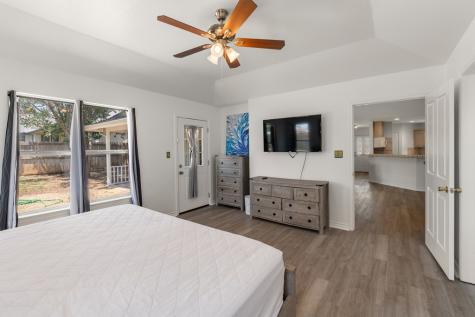 200 Red Oak Lane Ingram TX 78025