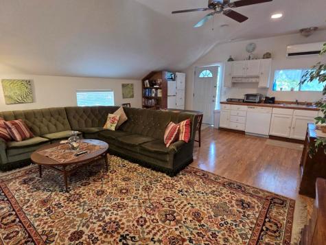 109 W Travis Street Fredericksburg TX 78624