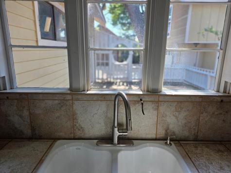 109 W Travis Street Fredericksburg TX 78624