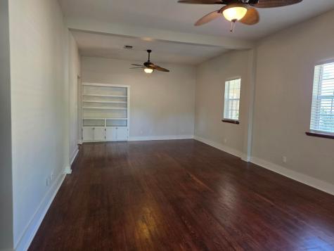 109 W Travis Street Fredericksburg TX 78624