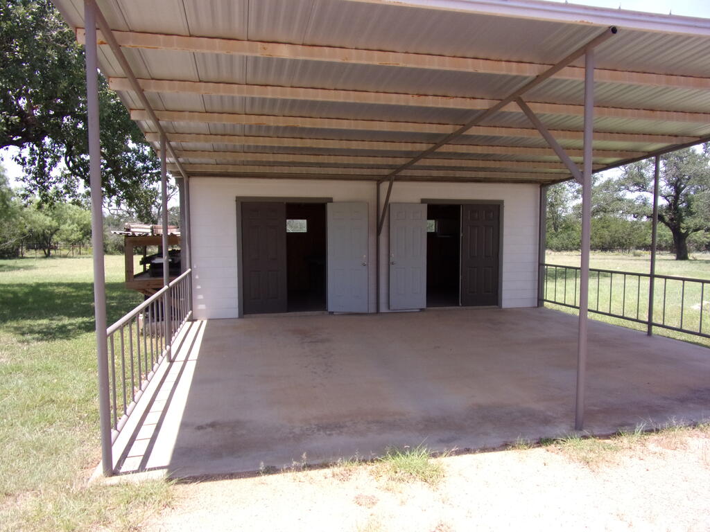 179 S Two Friends Trail Johnson City TX 78636