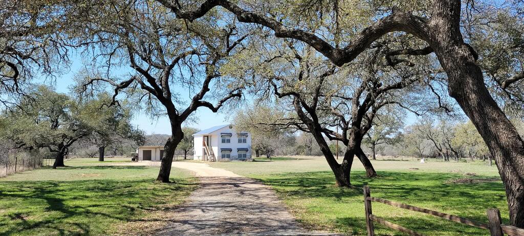 179 S Two Friends Trail Johnson City TX 78636