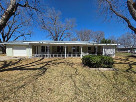 1006 E Highway Street Fredericksburg TX 78624