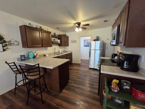 1006 E Highway Street Fredericksburg TX 78624