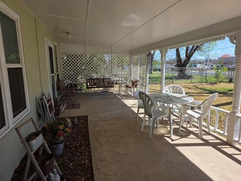 1006 E Highway Street Fredericksburg TX 78624