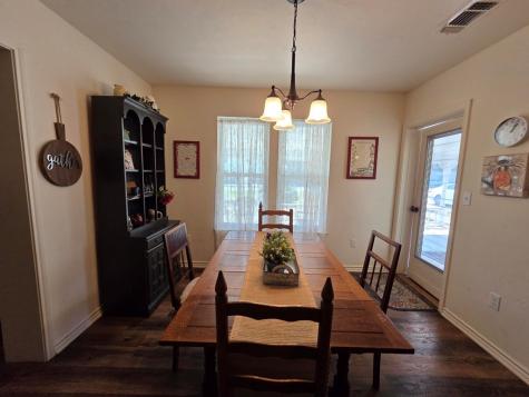1006 E Highway Street Fredericksburg TX 78624