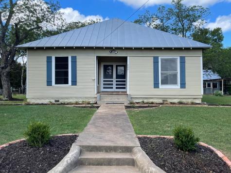422 S Orange Street Fredericksburg TX 78624