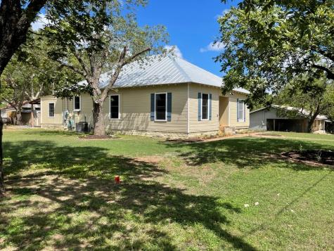422 S Orange Street Fredericksburg TX 78624