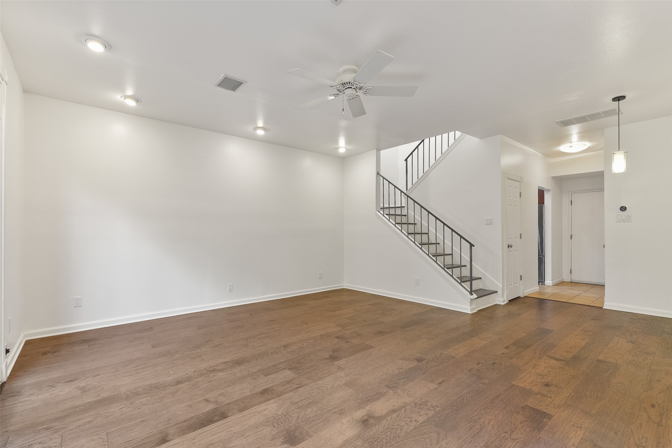 2100 Commonwealth Street C Houston TX 77006