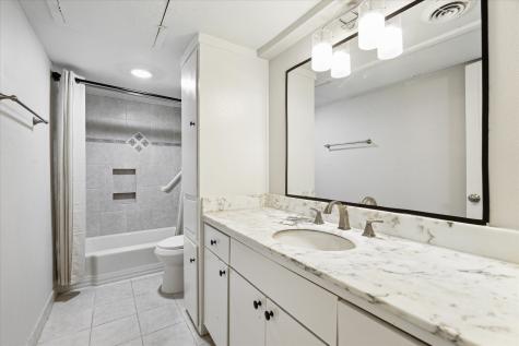 3300 Yorktown Street 13 Houston TX 77056