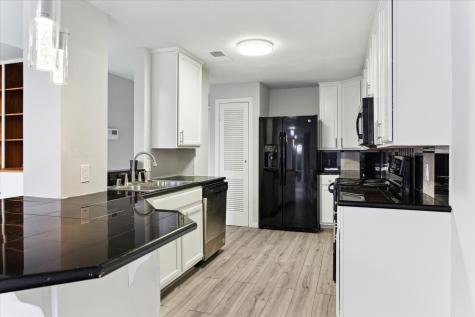 3300 Yorktown Street 13 Houston TX 77056