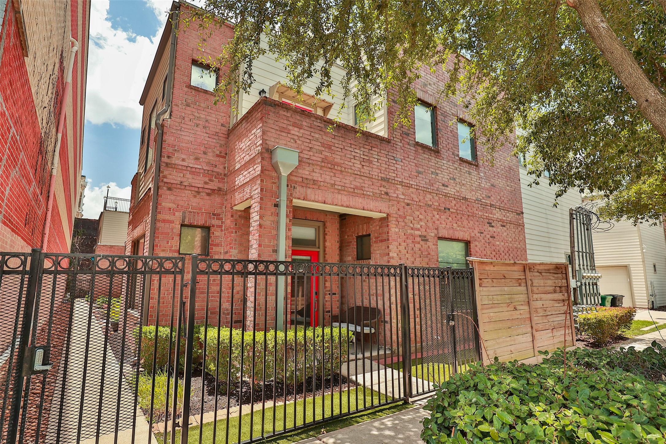 2504 Rusk Street 110 Houston TX 77003