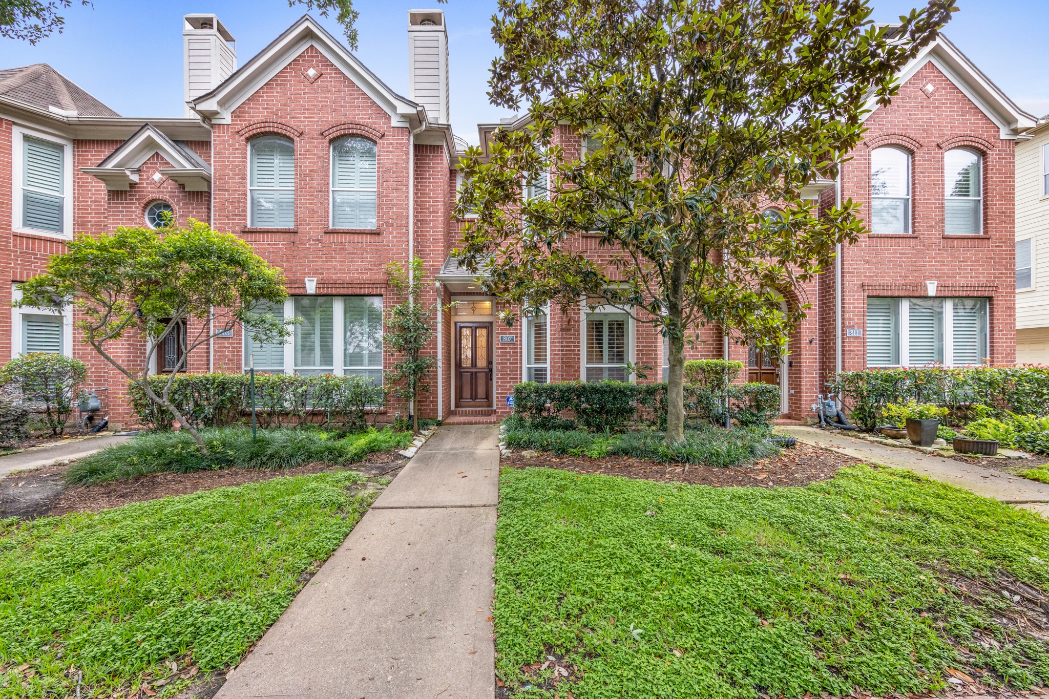 807 W Heights Hollow Lane Houston TX 77007