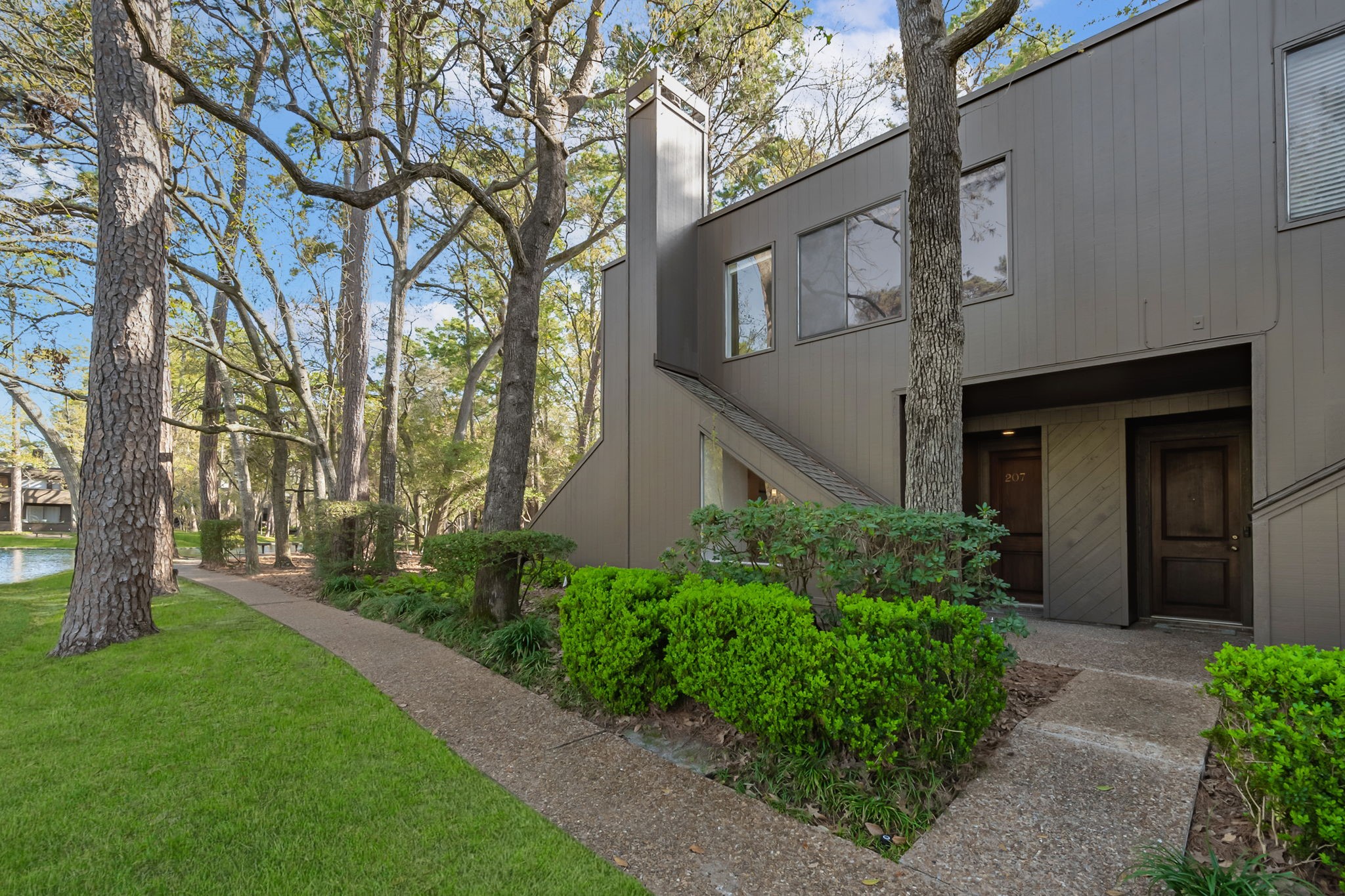 207 Litchfield Lane Houston TX 77024