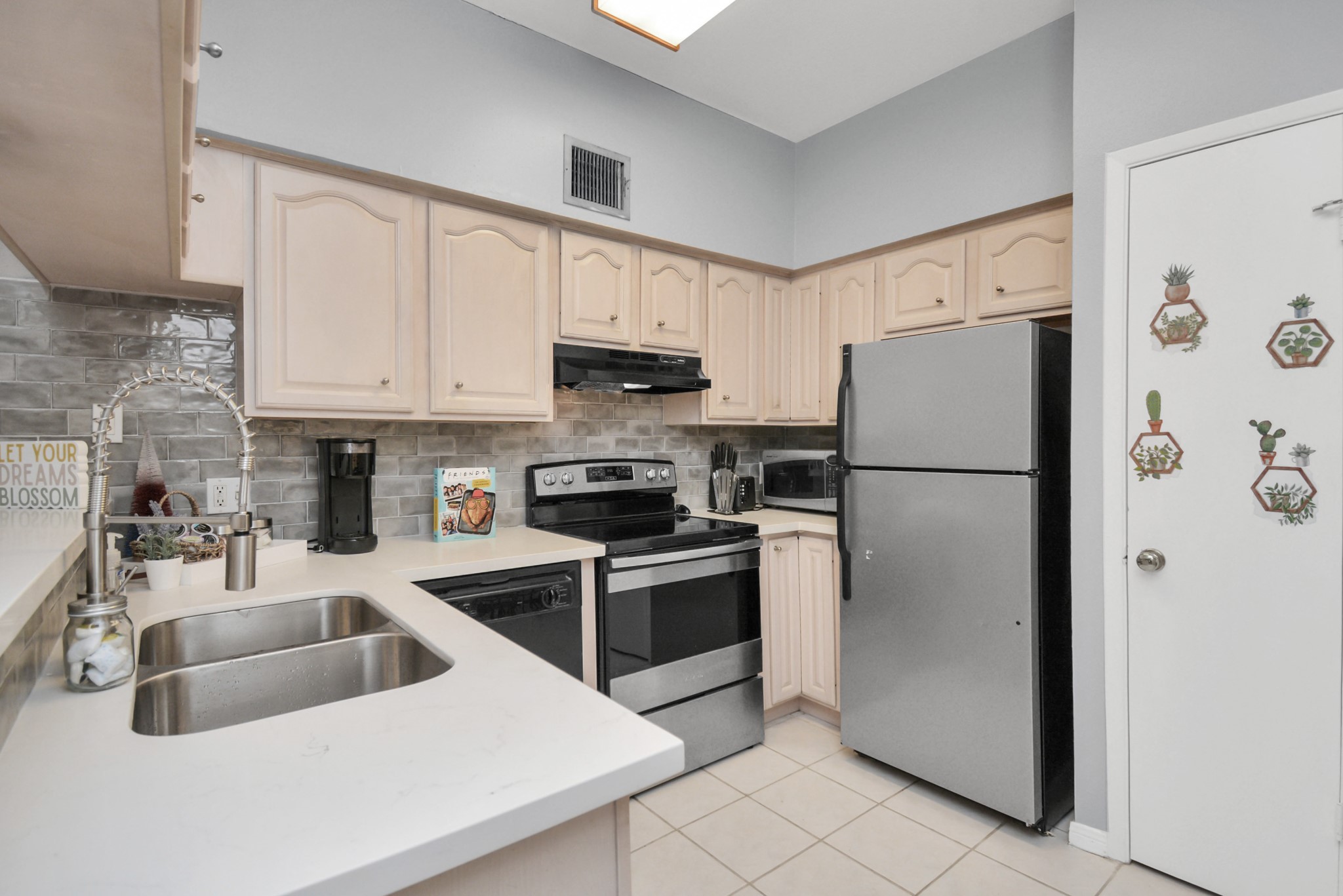 2626 Holly Hall Street 1207 Houston TX 77054