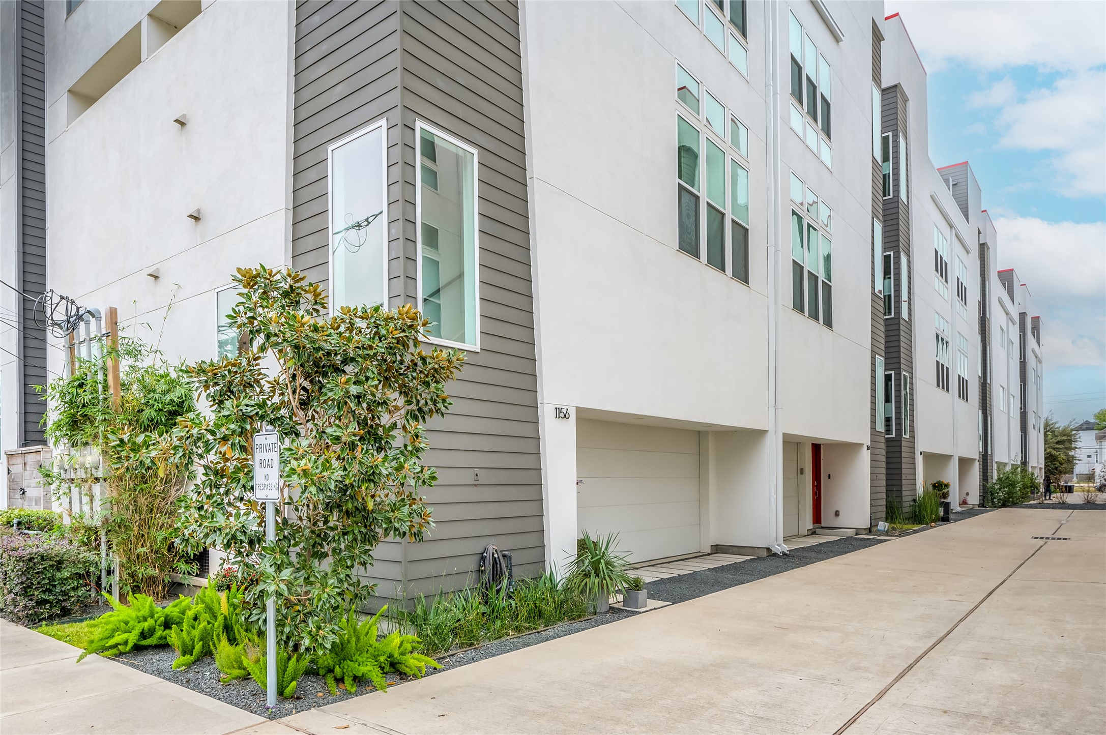 1156 W 19th Street Houston TX 77008