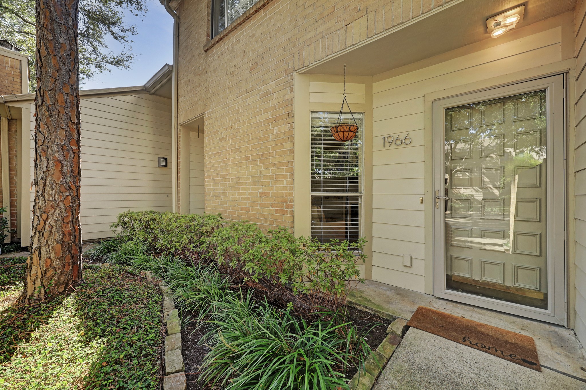 1966 Augusta Drive Houston TX 77057