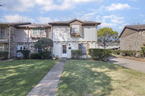 1510 S 8th Street La Porte TX 77571