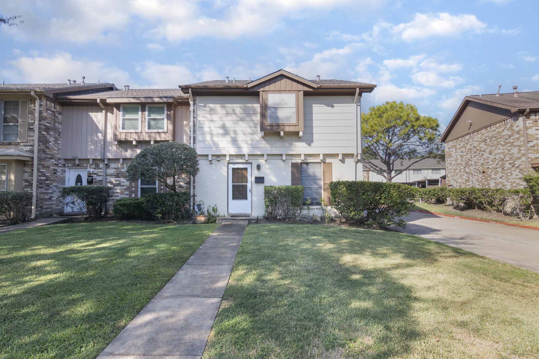 1510 S 8th Street La Porte TX 77571