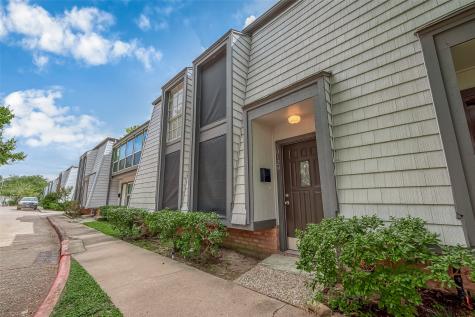 10129 Beekman Place Drive Houston TX 77043