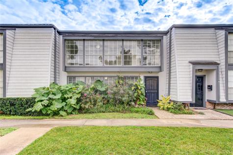 10136 Beekman Place Drive Houston TX 77043