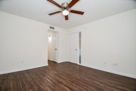 2824 S Bartell Drive 311 Houston TX 77054