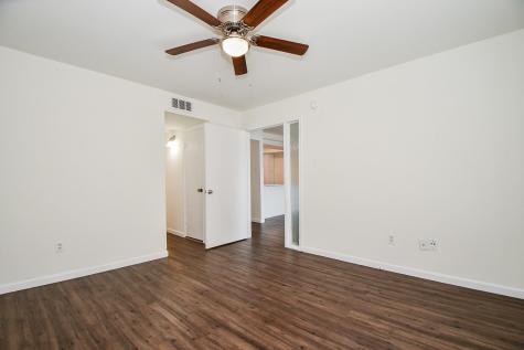 2824 S Bartell Drive 311 Houston TX 77054