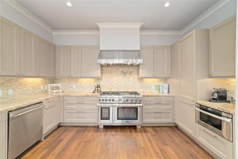 2221 Welch Street 201 Houston TX 77019