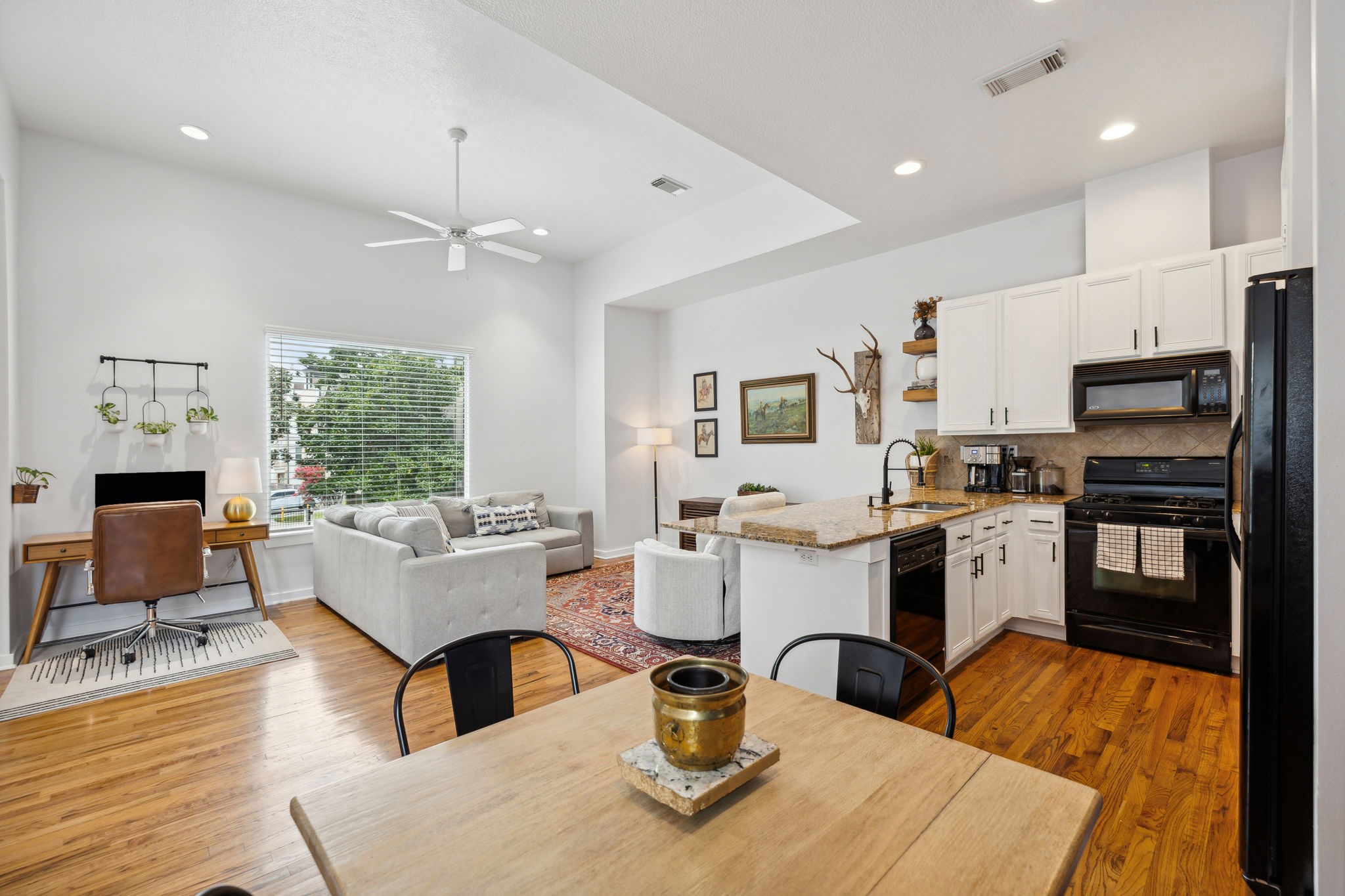 4424 Center Street Houston TX 77007