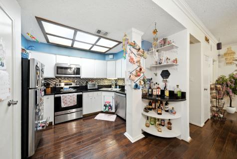 921 Marine Drive 303 Galveston TX 77550