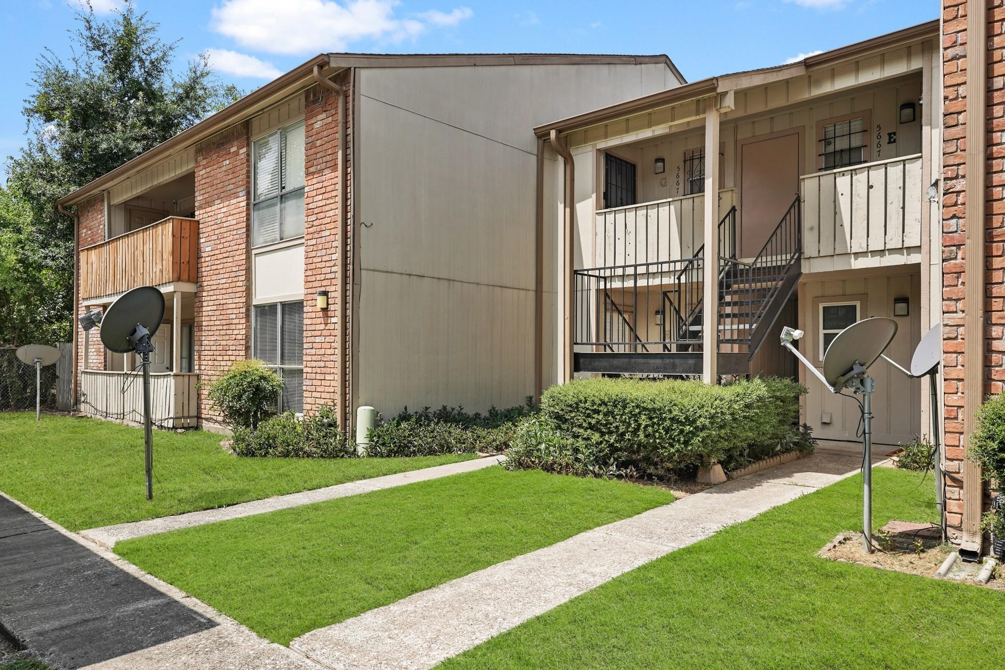 5667 Birchmont Drive H Houston TX 77091