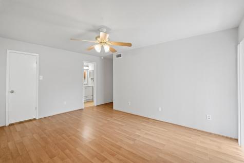 5667 Birchmont Drive H Houston TX 77091