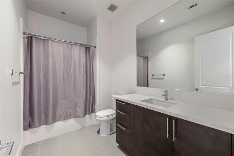 4521 San Felipe Street 2104 Houston TX 77027