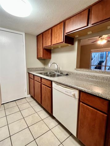 3506 Cove View Boulevard 1201 Galveston TX 77554