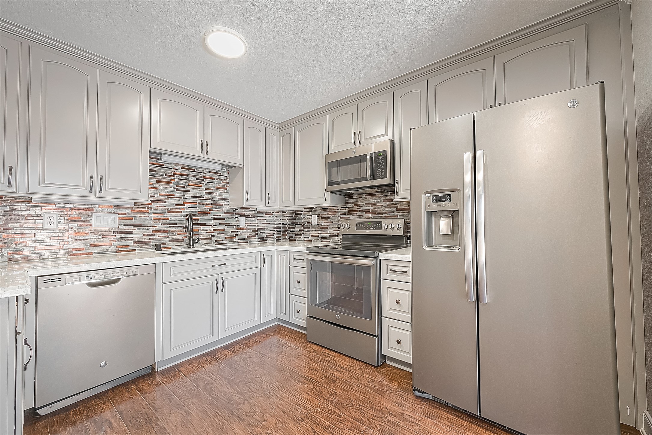 9108 Kempwood Drive 9108 Houston TX 77080