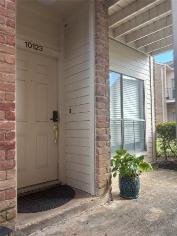 10123 Waterstone Drive 39 Houston TX 77042