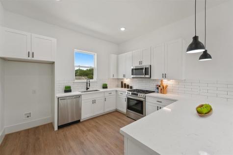 1207 Cavalcade Street B Houston TX 77009