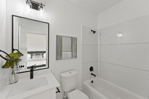 1207 Cavalcade Street B Houston TX 77009