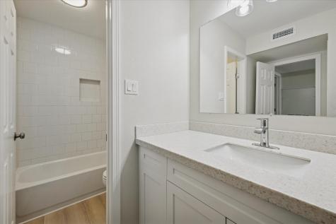 18800 Egret Bay Boulevard 907 Houston TX 77058