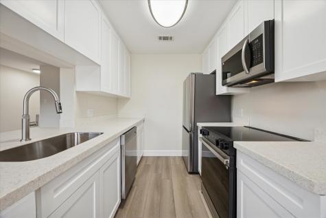 18800 Egret Bay Boulevard 907 Houston TX 77058