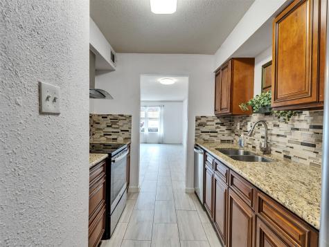 1701 Upland Drive 216 Houston TX 77043