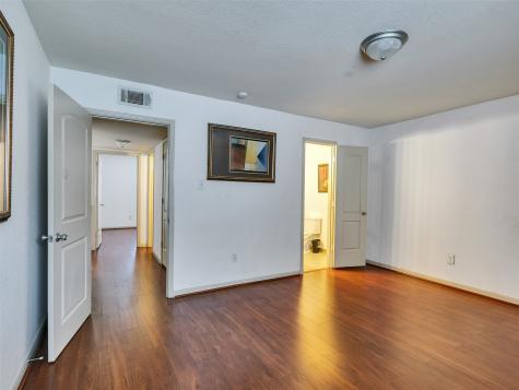 1701 Upland Drive 216 Houston TX 77043